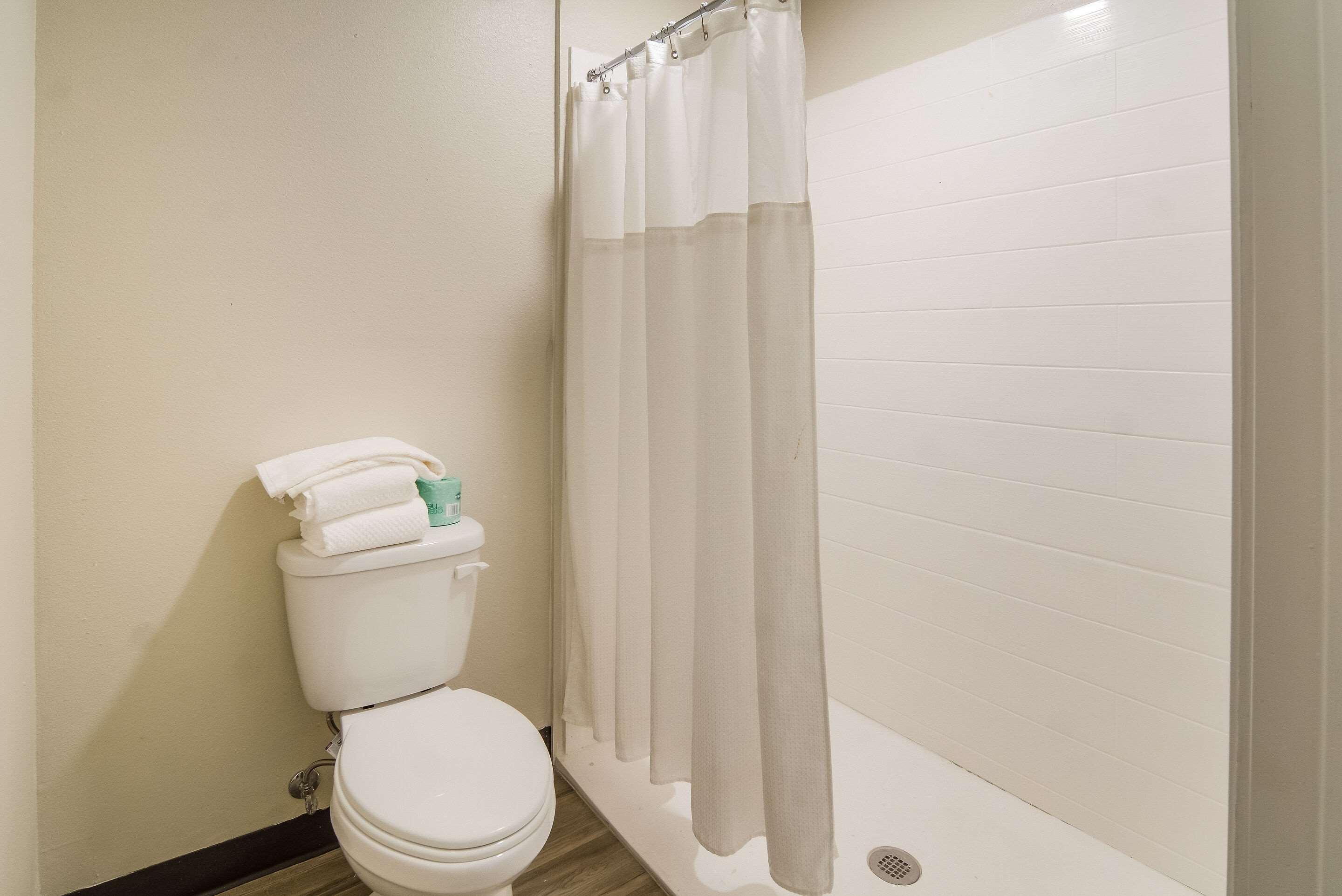 Quality Inn & Suites Dallas-Cityplace Exterior photo